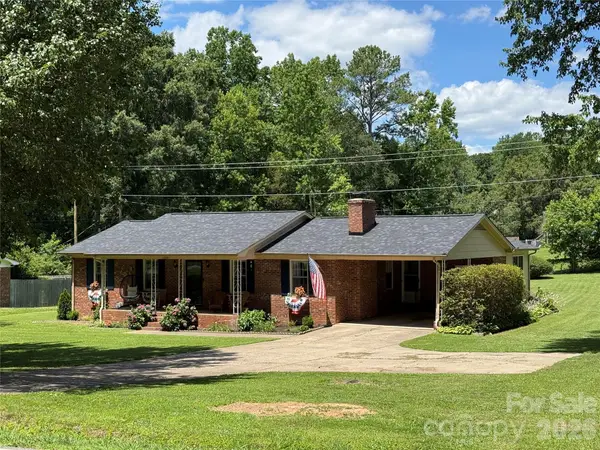 1204 Crowders Mountain Road, Bessemer City, NC 28016