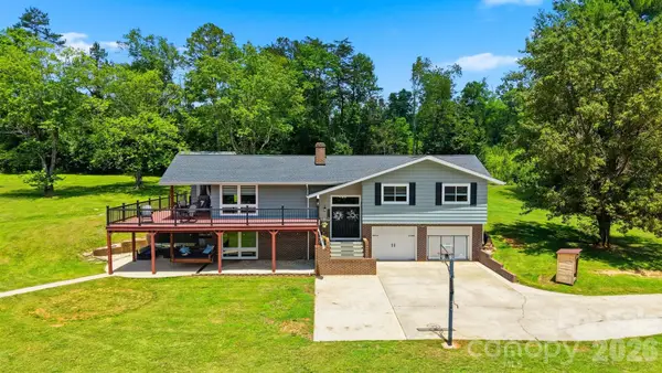 2411 Robertson Lane, Lenoir, NC 28645
