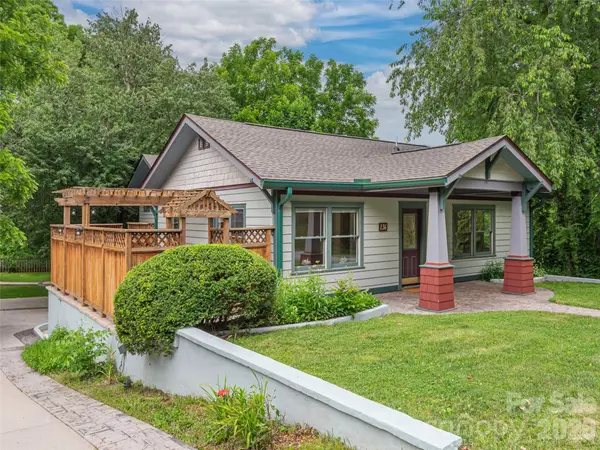 136 Assembly Street, Waynesville, NC 28786