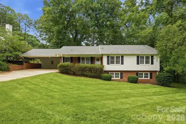 926 Shady Bluff Drive, Charlotte, NC 28211