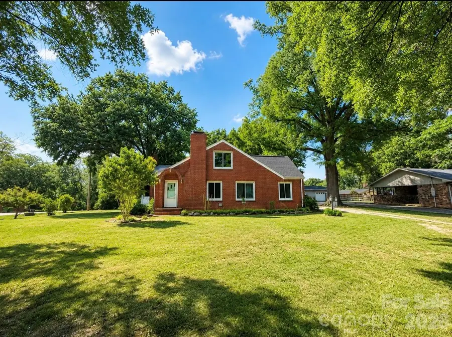 307 E 2nd Street, Oakboro, NC 28129 - #3