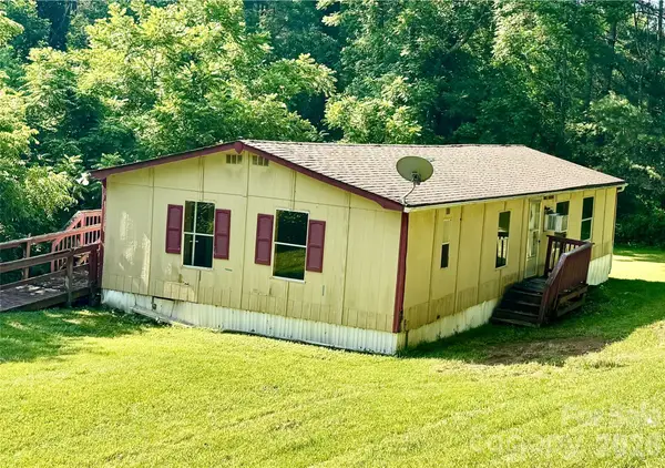 8 White Oak Drive, Leicester, NC 28748