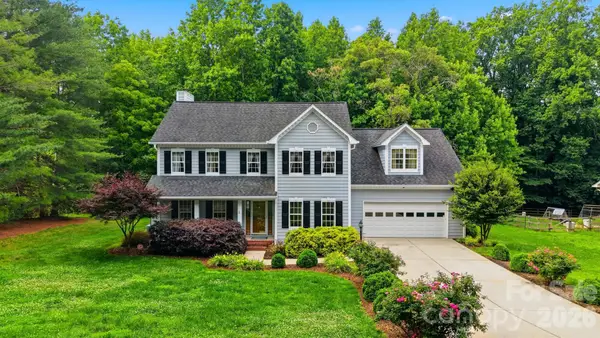 1032 30th Avenue Lane Ne, Hickory, NC 28601