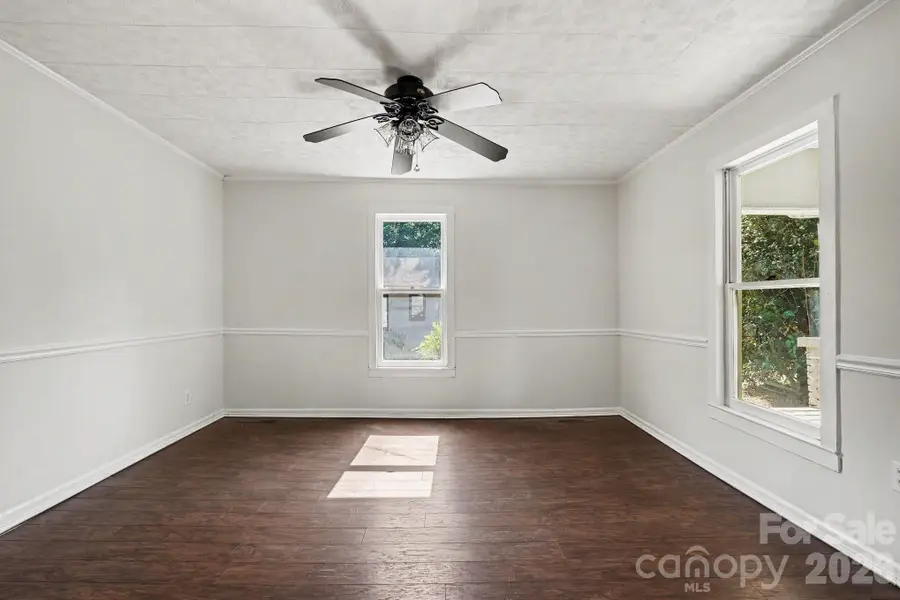 1402 1st Avenue Place Nw, Hickory, NC 28601 - #3