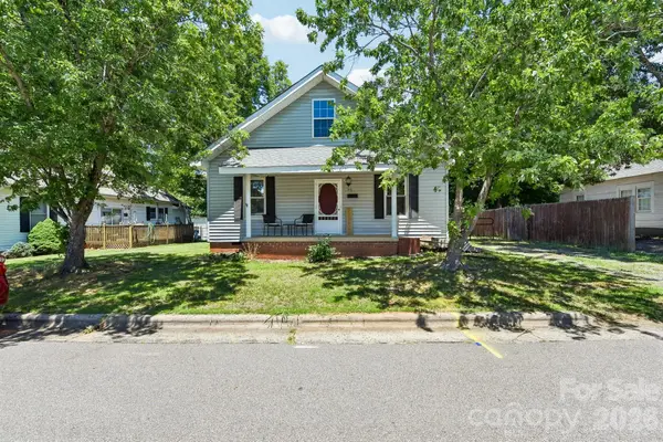 315 Caldwell Avenue, Mooresville, NC 28115