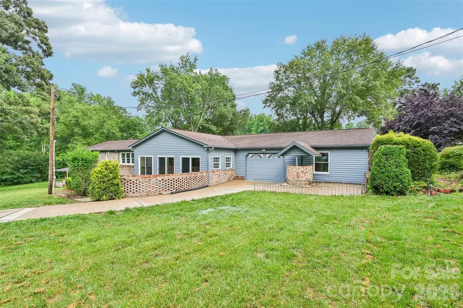 1621 N Oak Drive, Shelby, NC 28150 - #3