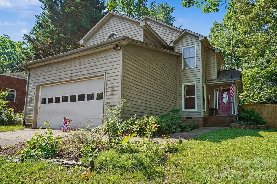 141 32nd Avenue Nw, Hickory, NC 28601 - #2