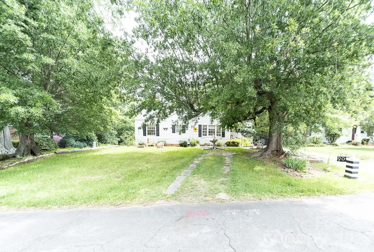 909 Drummond Avenue, Charlotte, NC 28205 - #1