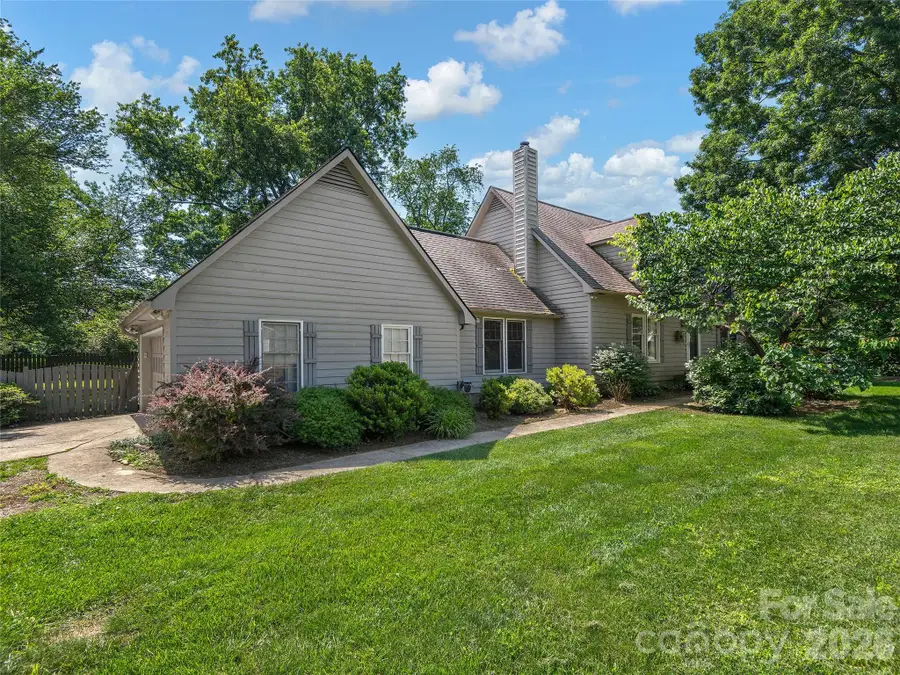 3 Carolewood Drive, Horse Shoe, NC 28742 - #2