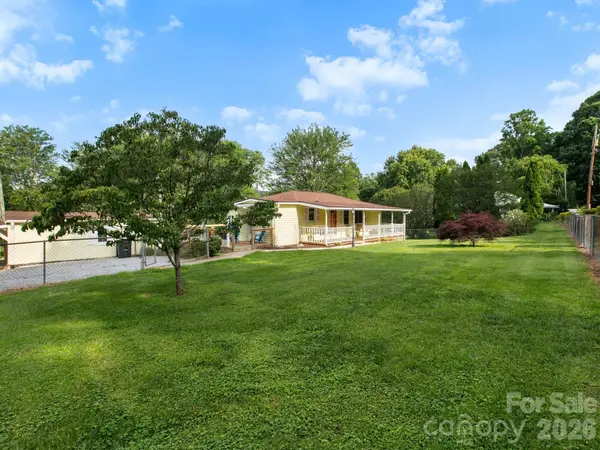 407 Hall Street, Hendersonville, NC 28739