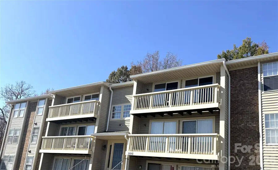 1604 Arlyn Circle #J, Charlotte, NC 28213 - #2