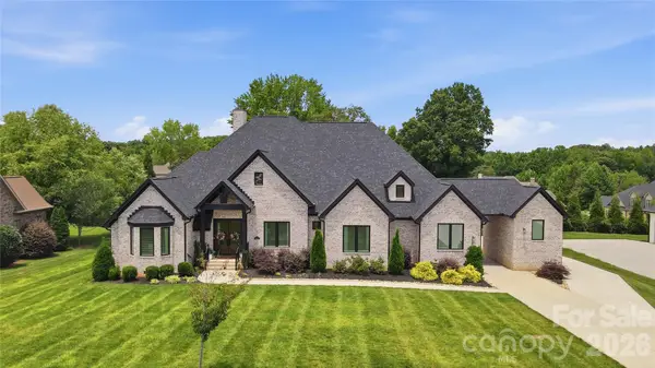 10035 Whispering Falls Avenue, Charlotte, NC 28227