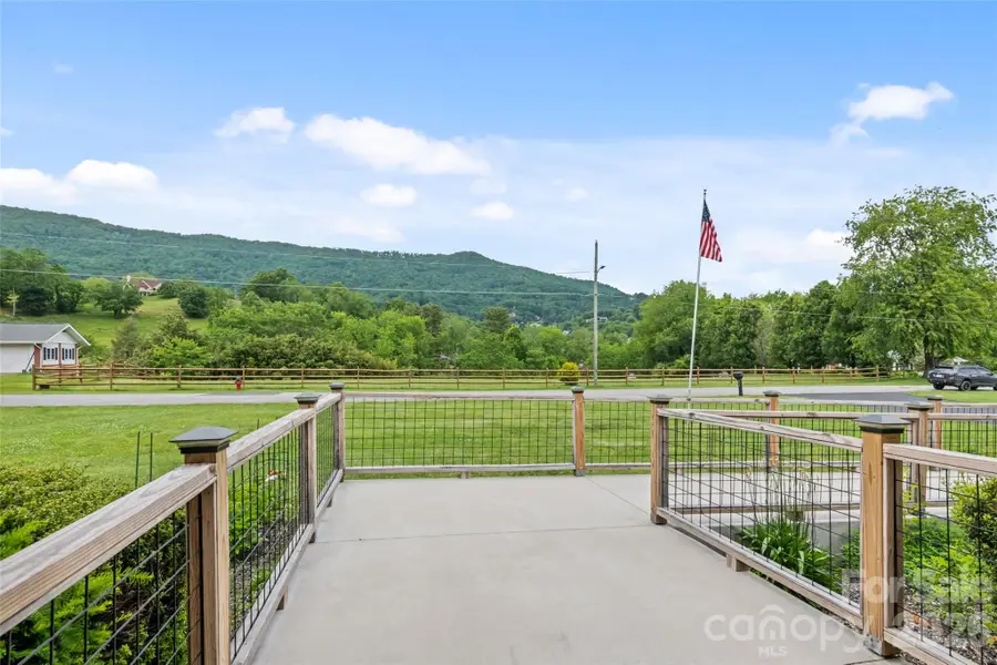 225 Valley View Terrace, Waynesville, NC 28786 - #2