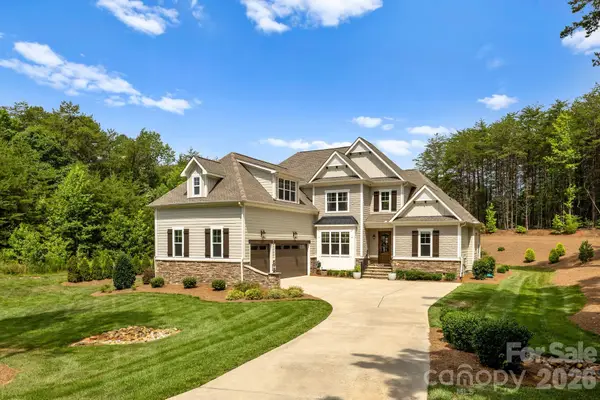 3207 James Plantation Drive, Denver, NC 28037