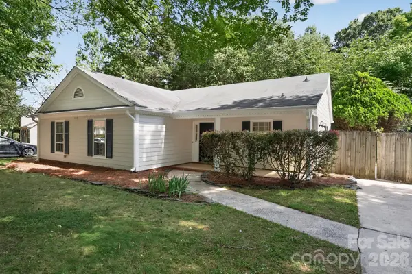 7812 Surreywood Place, Charlotte, NC 28270