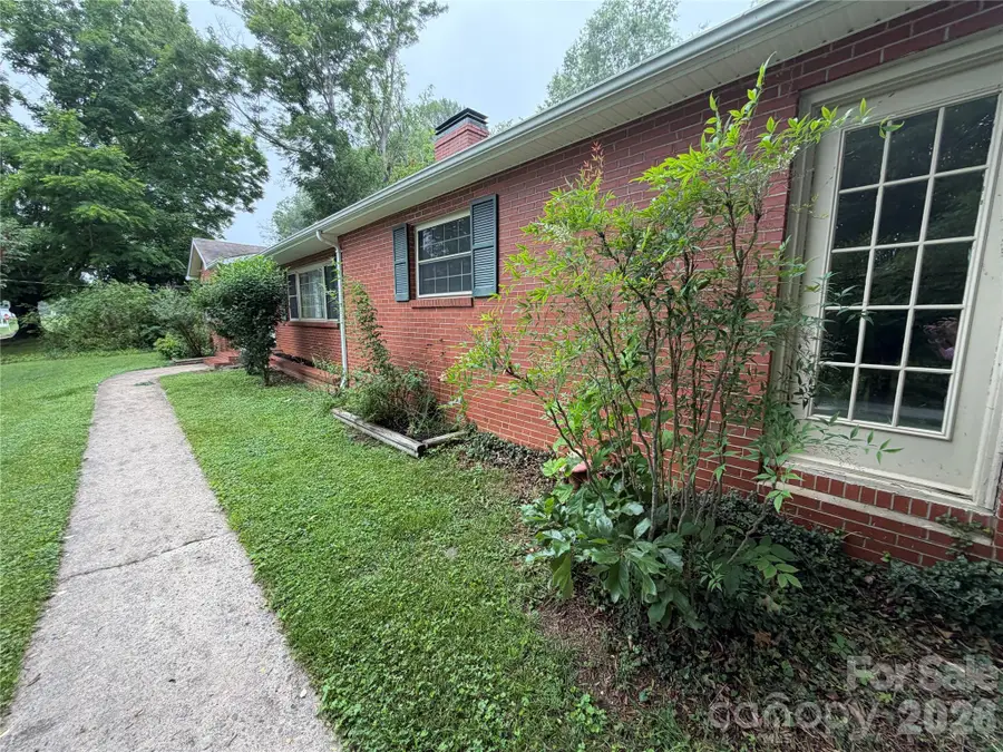 901 Ridgecrest Drive Ne, Lenoir, NC 28645 - #2