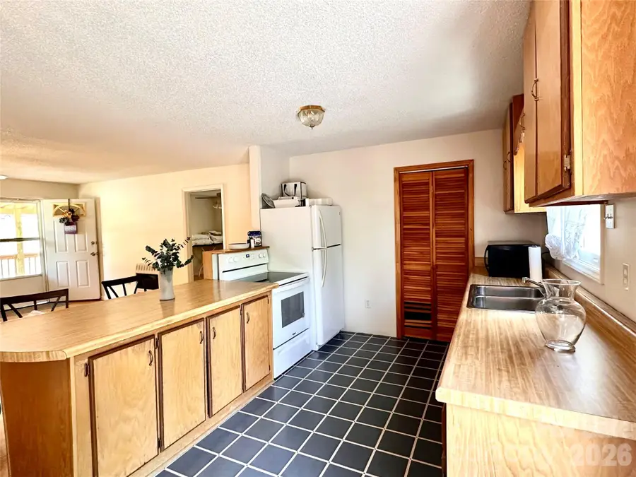 422 Us Highway 19e Highway, Spruce Pine, NC 28777 - #3