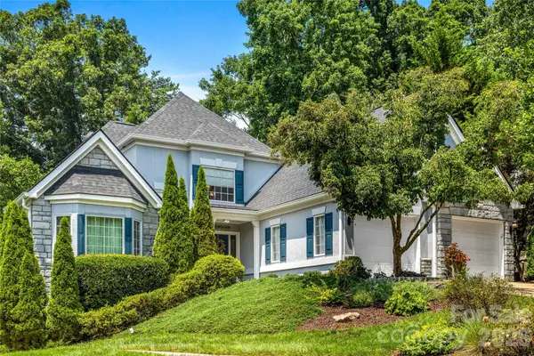 11 Tiverton Lane, Asheville, NC 28803