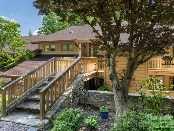 112 Live Oak Lane, Hendersonville, NC 28791