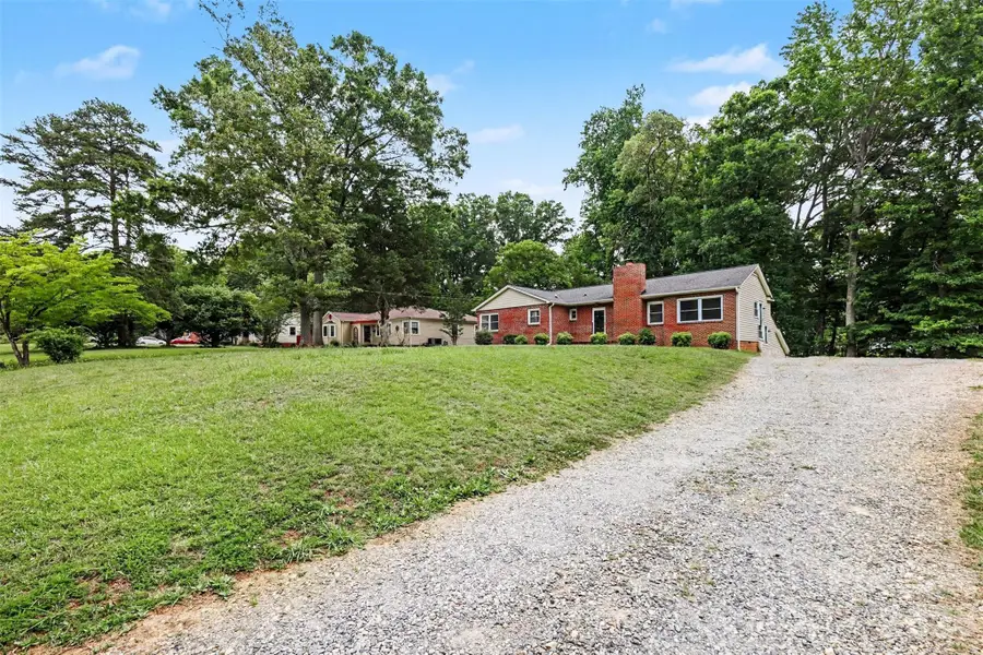 217 Oakwood Avenue, York, SC 29745 - #2