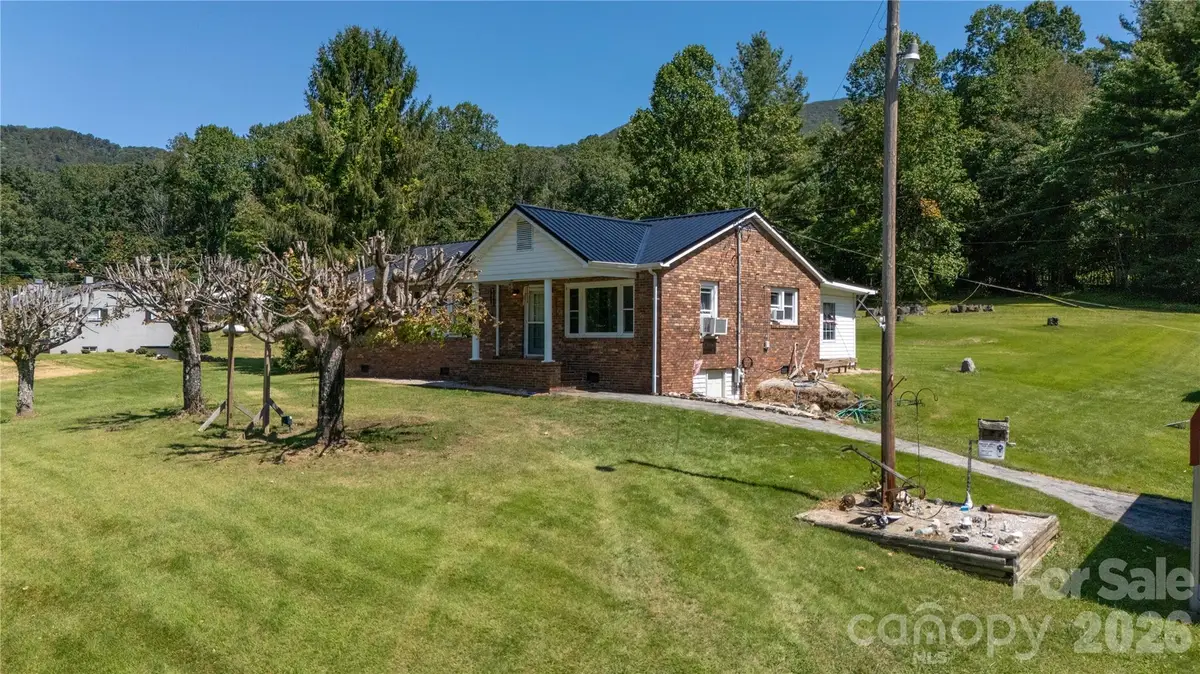 1424 Bear Creek Road, Bakersville, NC 28705 - #1