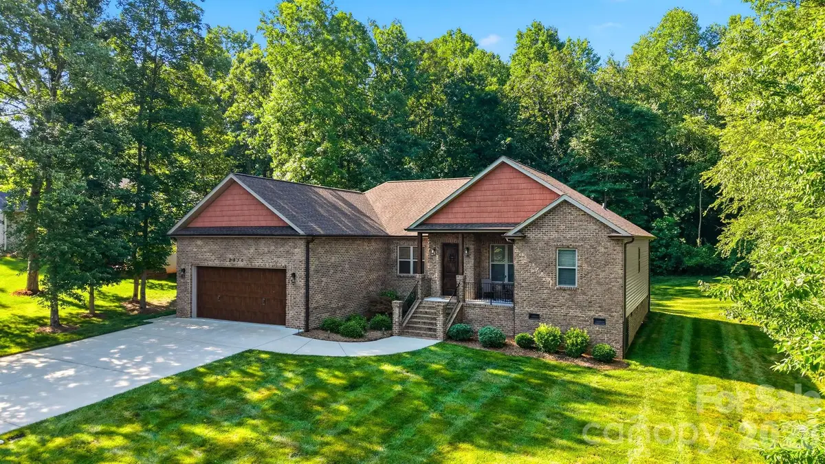 2630 36th Avenue Ne, Hickory, NC 28601 - #1