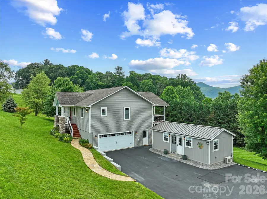 34 Justice Drive, Leicester, NC 28748 - #2