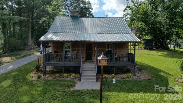 38 Lloyd Barnwell Road, Hendersonville, NC 28792