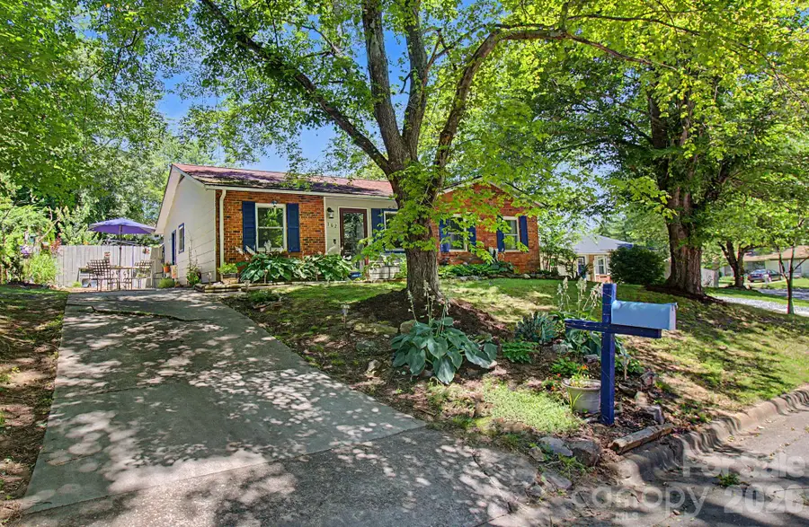 102 Wicklow Drive, Asheville, NC 28806 - #3