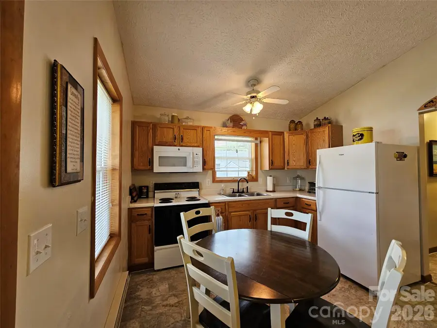 68 Strollers Lane, Waynesville, NC 28786 - #2