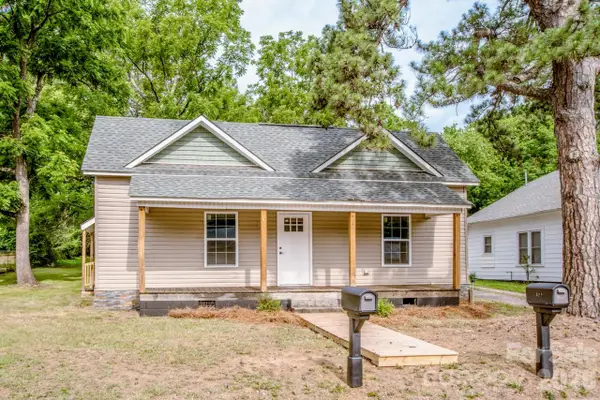 421 N Oakland Avenue, Statesville, NC 28677