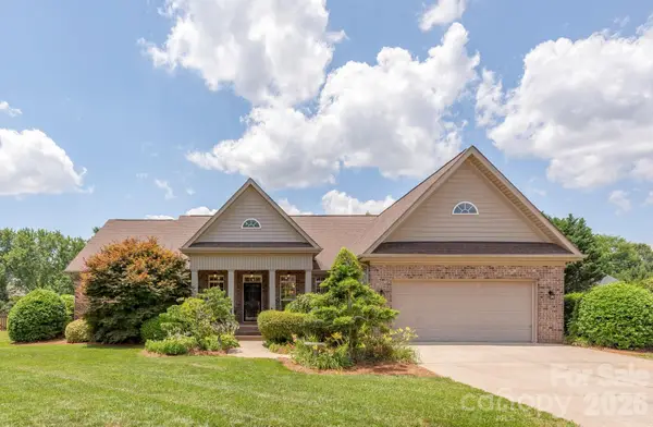 7032 Kidwelly Lane, Matthews, NC 28104
