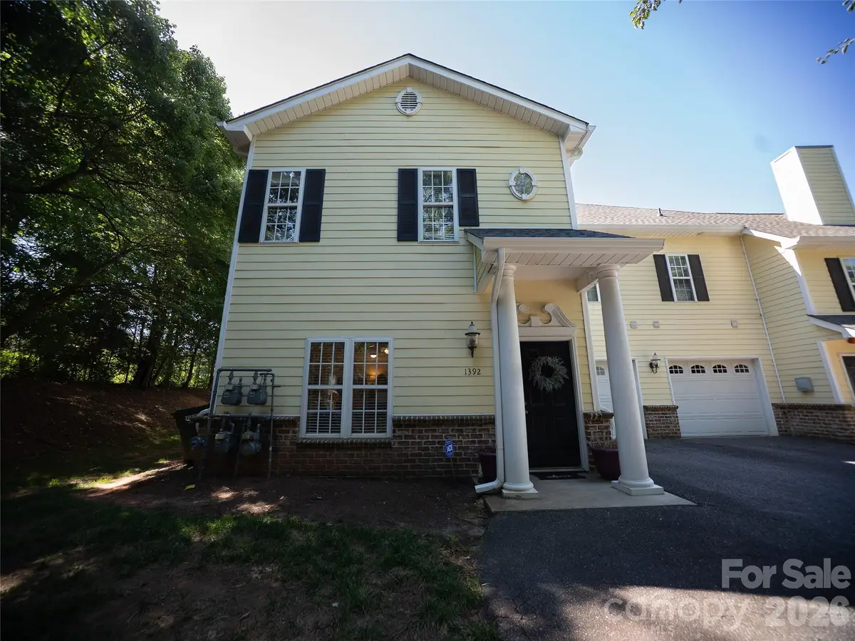 1392 21st Avenue Ne, Hickory, NC 28601 - #1
