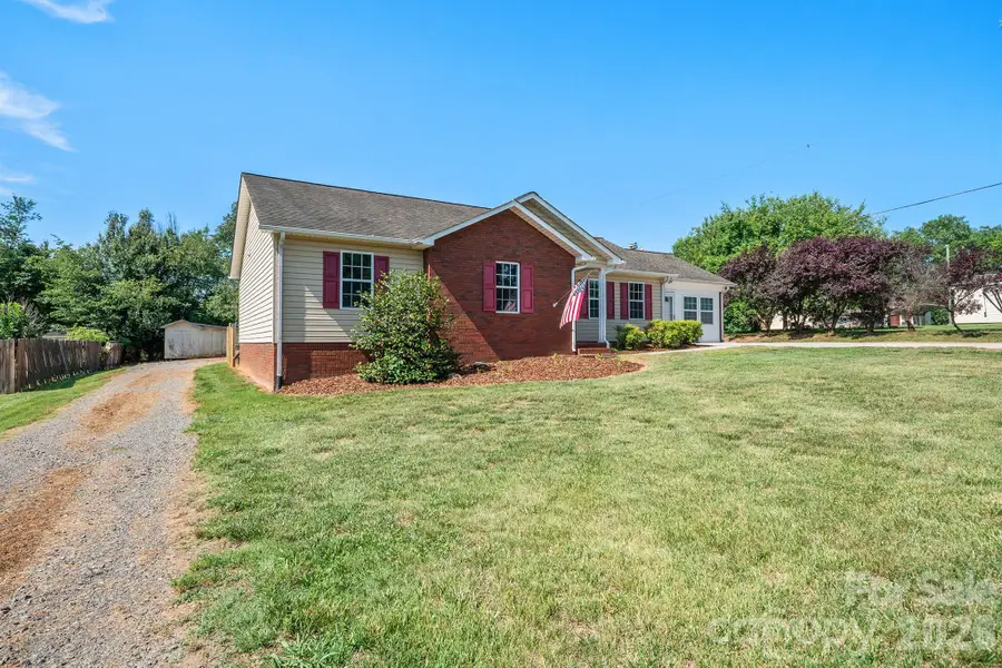 114 Glenwood Valley Drive, Harmony, NC 28634 - #2