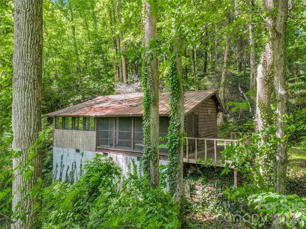 247 Legacy Layne Drive, Hendersonville, NC 28792