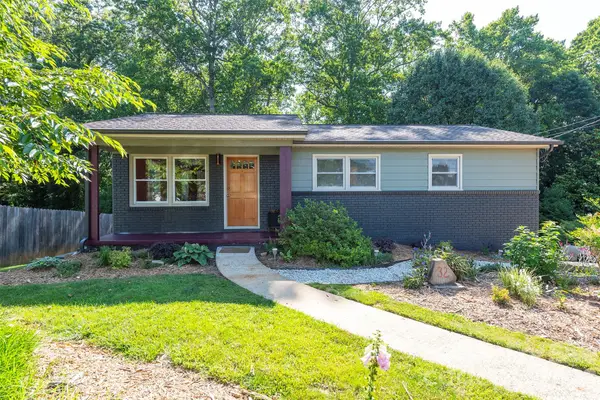 32 Harnett Street, Asheville, NC 28806