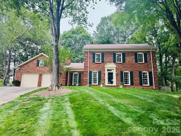 516 Eastville Court, Matthews, NC 28105