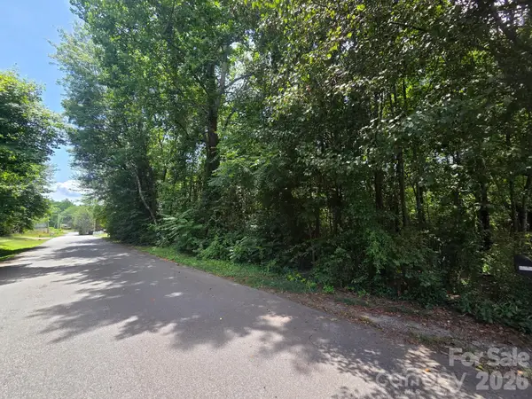 2424 Evans Street Sw, Lenoir, NC 28645