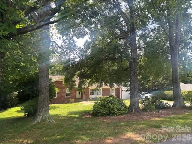 1807 5th Street Nw, Hickory, NC 28601 - #1