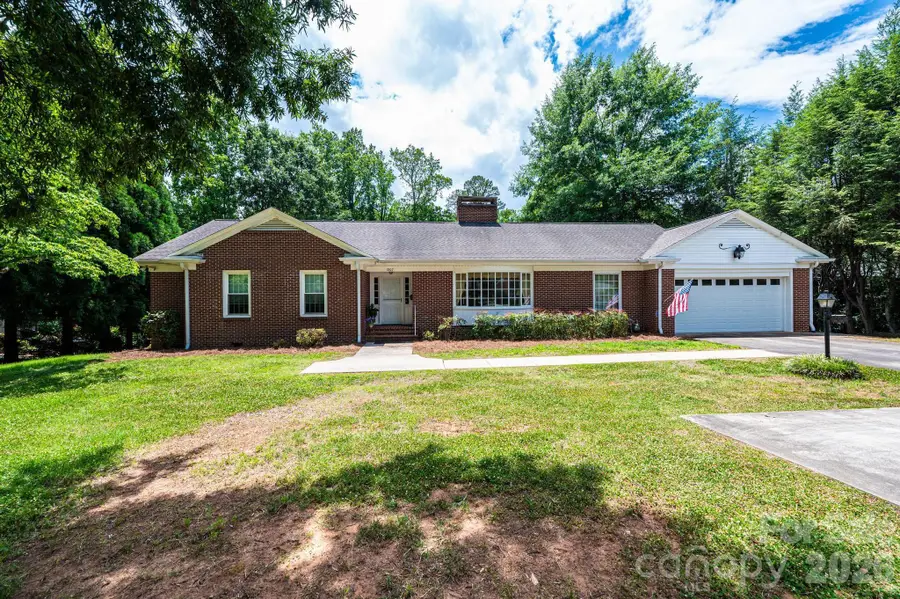1807 5th Street Nw, Hickory, NC 28601 - #2