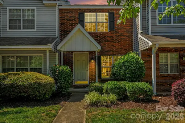 9132 Charminster Court, Charlotte, NC 28269