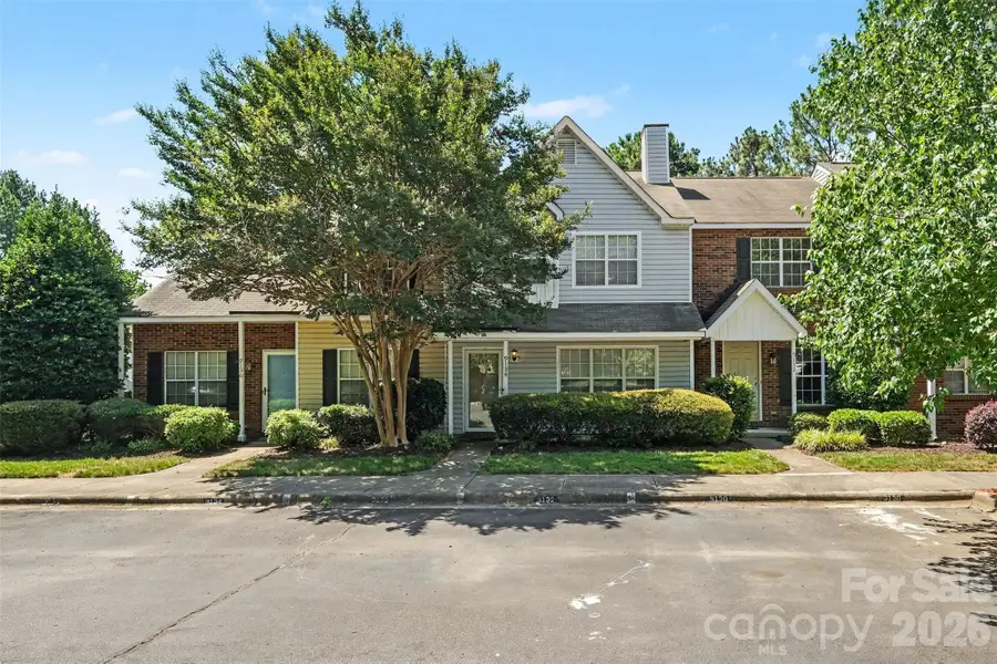 9132 Charminster Court, Charlotte, NC 28269 - #3
