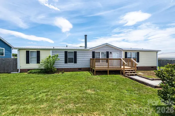 2385 Arrowwood Drive, Hickory, NC 28601