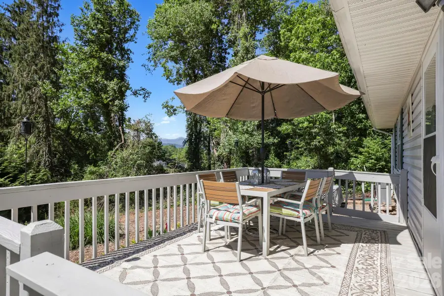 658 Enka Lake Road, Candler, NC 28715 - #2