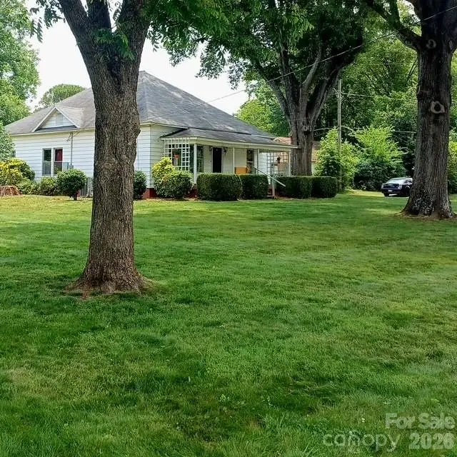 2103 N Thomas Avenue, Newton, NC 28658 - #2