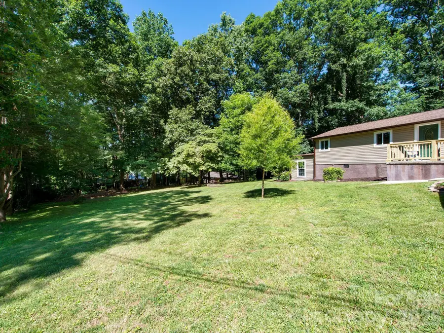 425 Lyndhurst Drive, Hendersonville, NC 28791 - #2