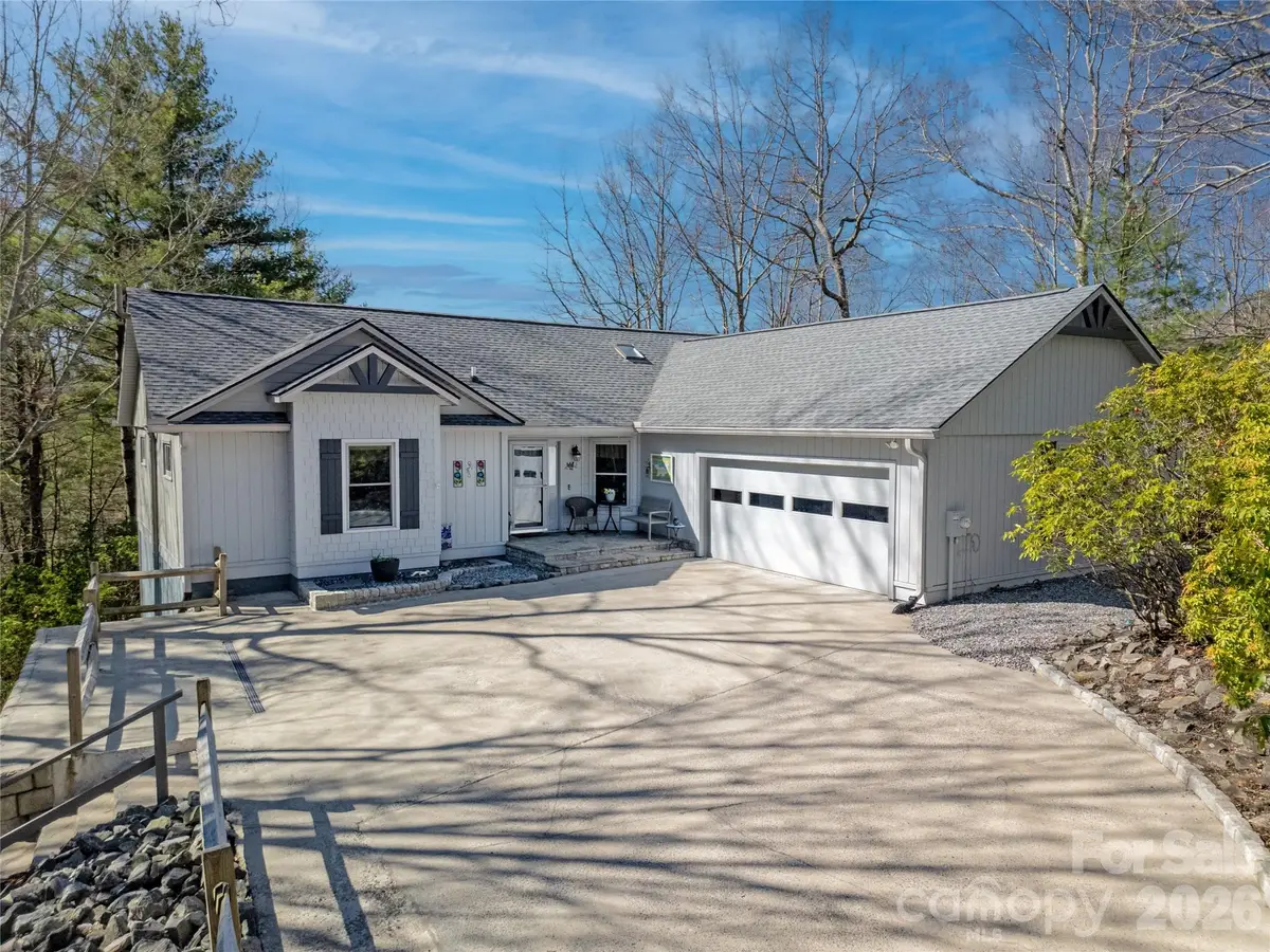552 Kanasgowa Drive, Brevard, NC 28712 - #1