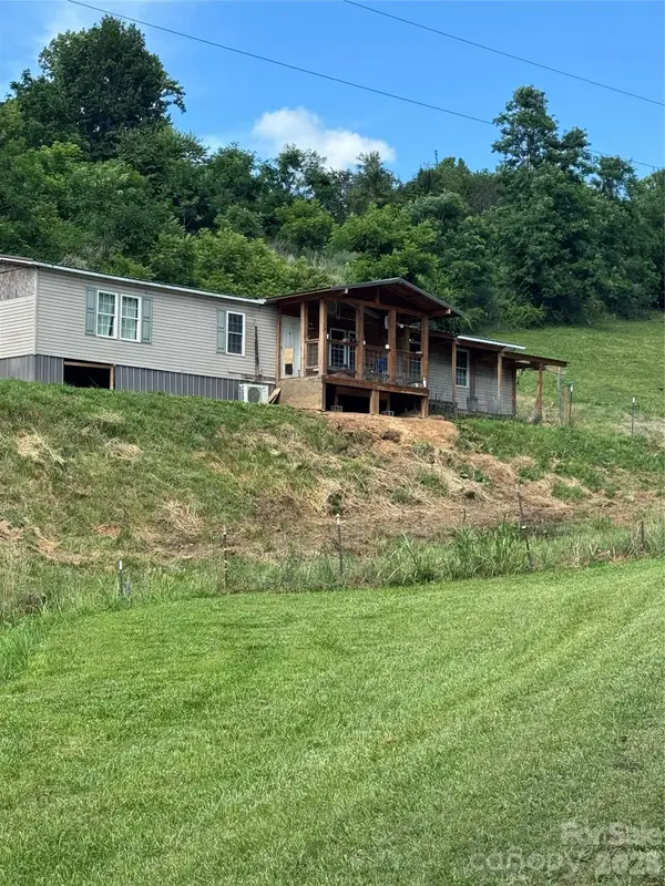 400 Morgan Branch Road, Marshall, NC 28753