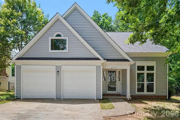 2213 Century Oaks Lane, Charlotte, NC 28262