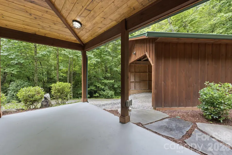 1026 High Top Mountain Road, Whittier, NC 28789 - #3